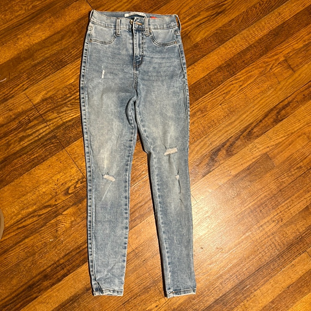 Like new Celebrity Pink super high waste jeans size 1/ 25